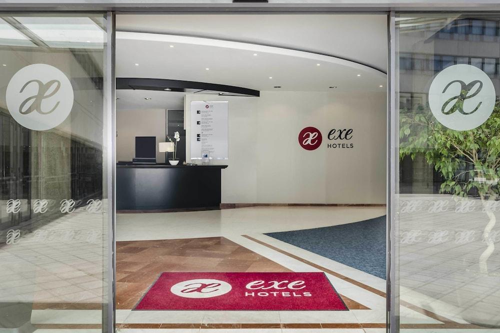 Отель Exe Campus Серданьола-дель-Вальес Экстерьер фото
